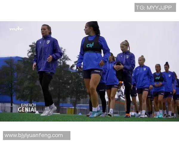 足球明星分享职业生涯故事与训练秘诀的独家采访视频无字幕版